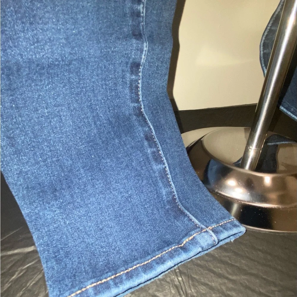 American Eagle Outfitters Stretch Relaxed Fit Blue Jeans - Picture 4 of 7